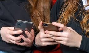 New Zealand Plans Social Media Ban for Under-16s