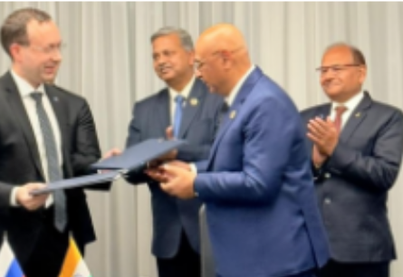 AL and Russia’s UAC Sign MoU to Manufacture Passenger Aircraft in India