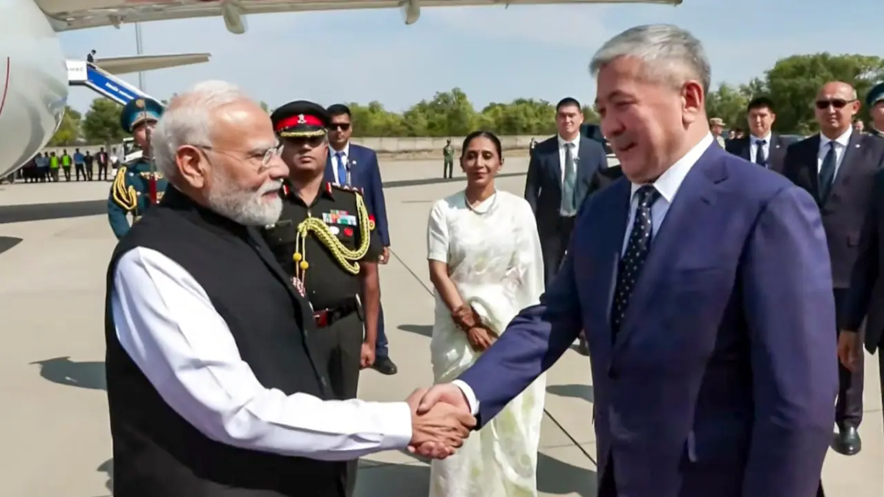 PM Modi Gifts Indian Cultural Artefacts to Leaders of Uzbekistan and Kyrgyzstan
