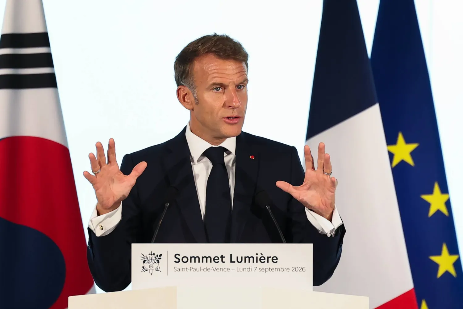 Macron Urges EU-Wide Social Media Ban for Children Under 15